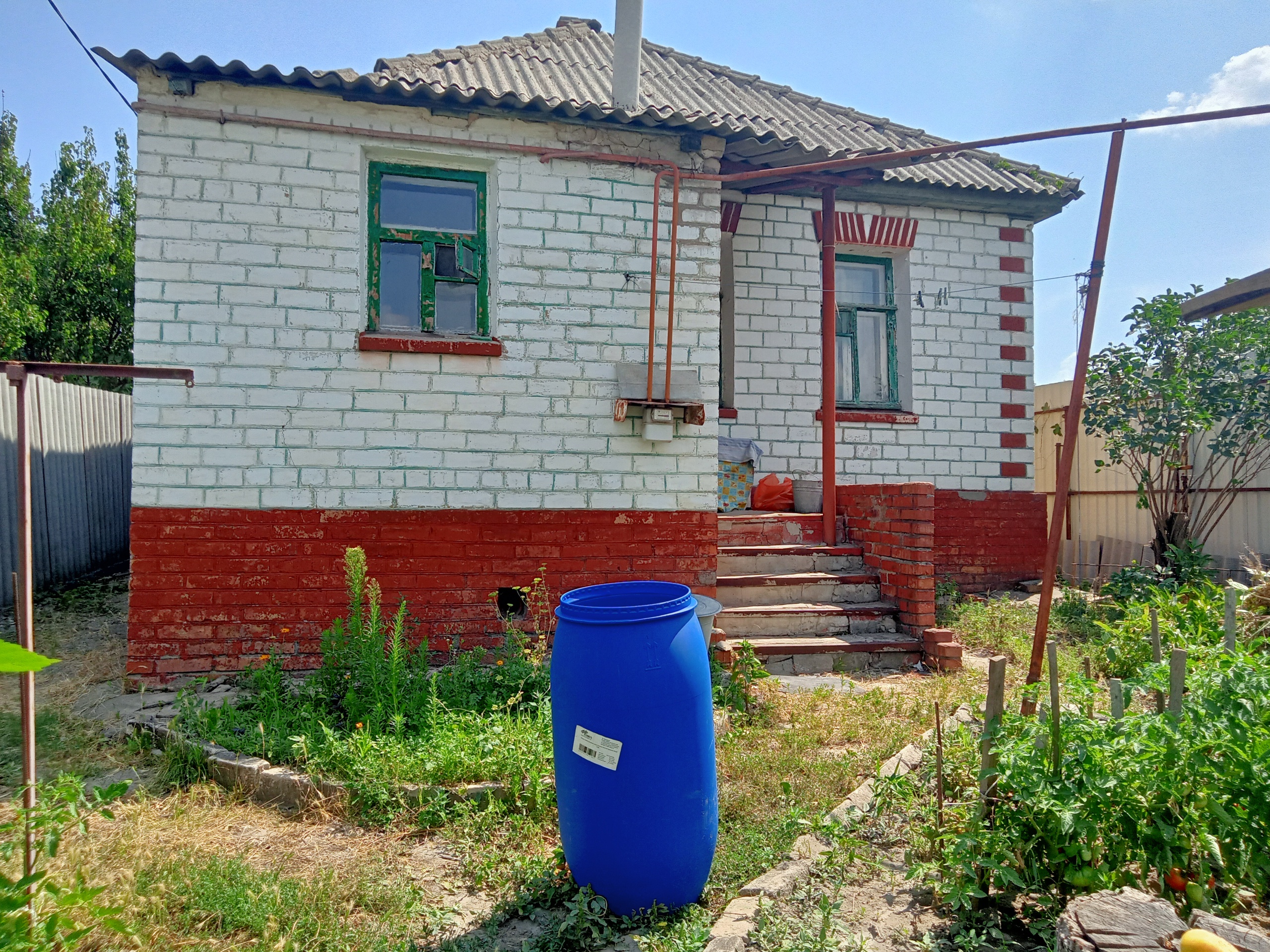 🏡 Продам дом в центре Артемовского р-на, ул. Урицкого
Просторный и светлый дом площадью 50,8 м² в районе памятника Труженику Луганщины — отличное соч...