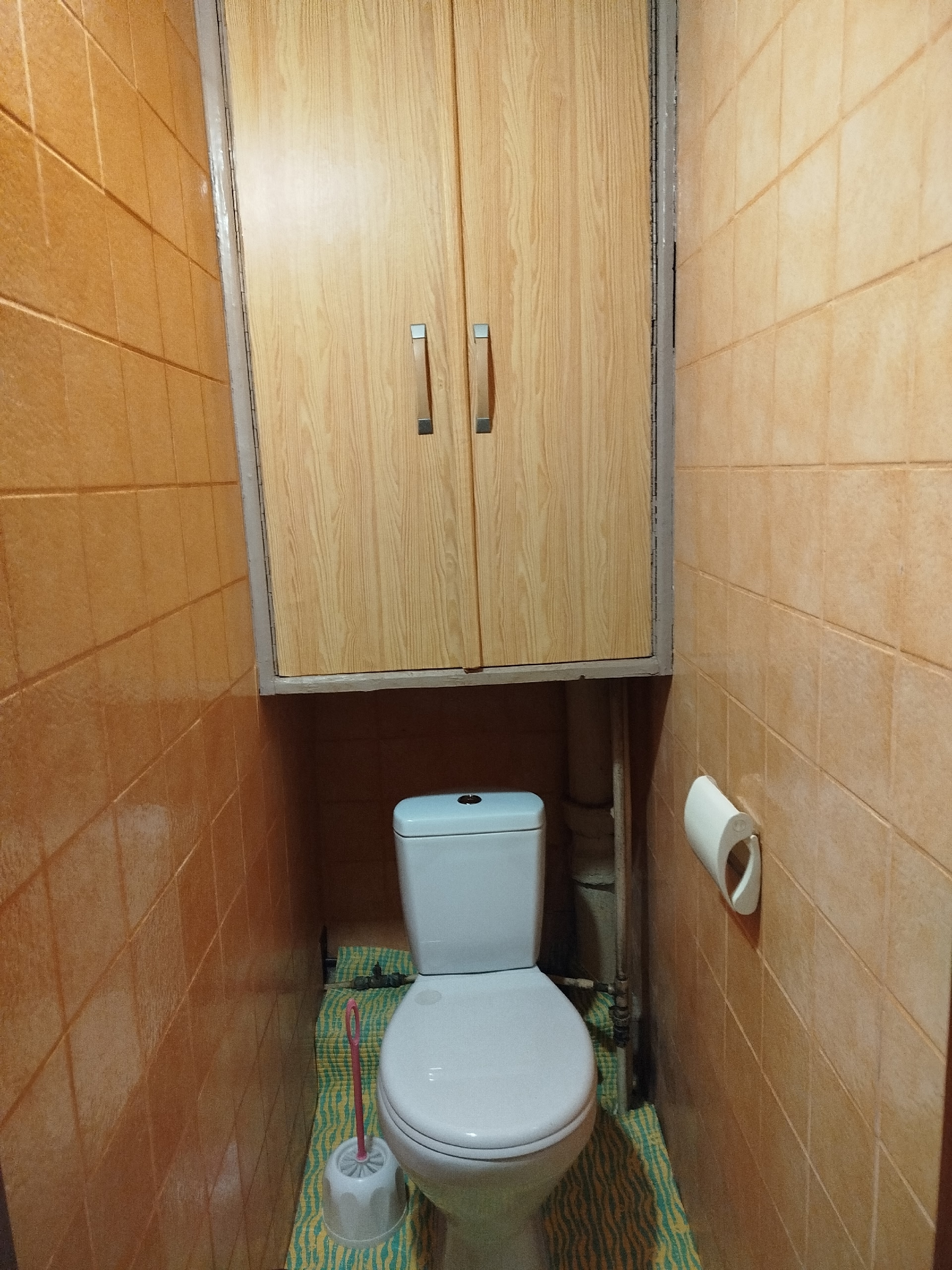 Продается 2 комнатная квартира на п. Юбилейный по ул Ленина 3/5 этажного дома. Квартира не угловая, теплая, комнаты изолированные, с/ у раздельный, окна везде м/п, балкон застеклён. Квартира в очень хорошем жилом состоянии. В шаговой доступности вся инфраструктура: рынок, магазины, школа, садик, больница ;веч...