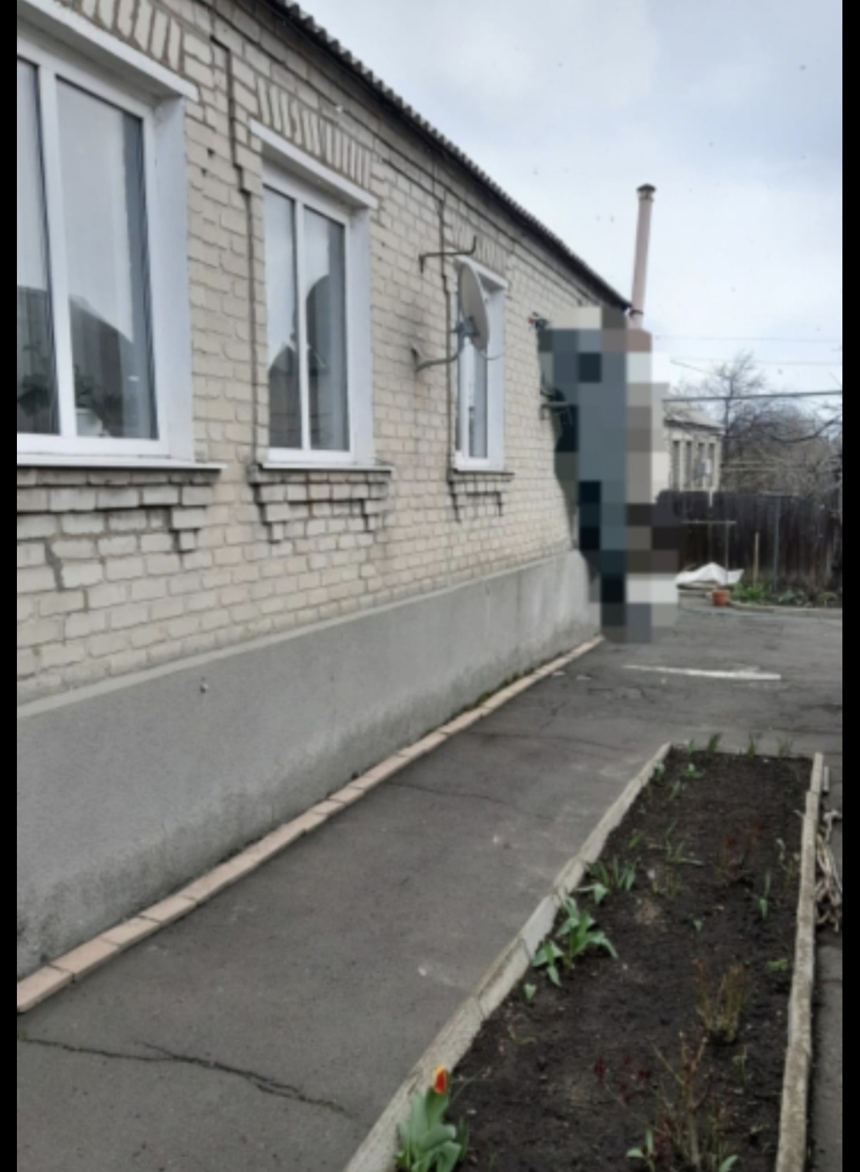 Продам дом.
Адрес: г. Красный Луч, поселок Звезда
Цена: 4 500 000
Дом для комфортного проживания большой семьи в тихом районе города. В доме выполнен...