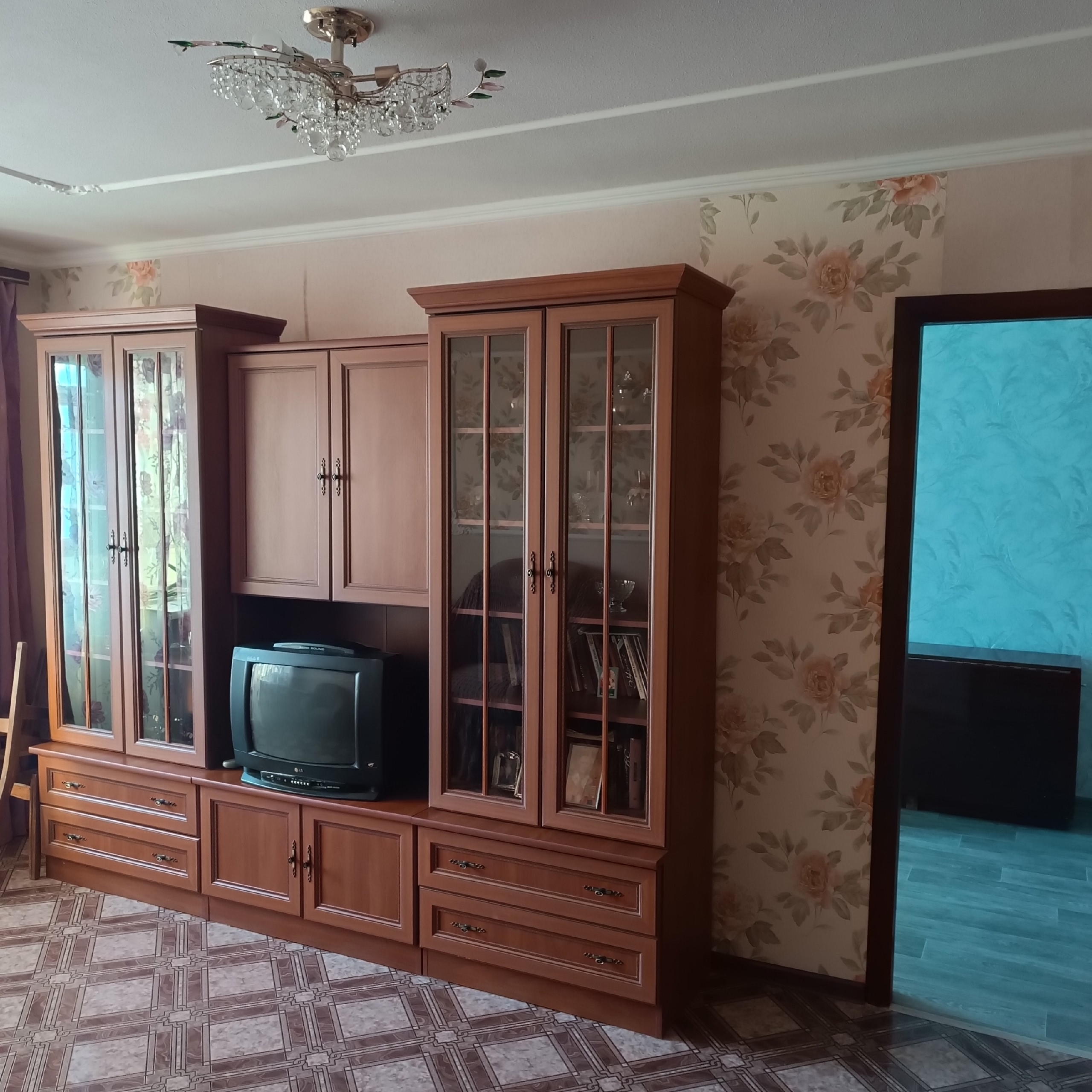Сдам 2 ком.квартиру на кв.Щербакова 35 тыс.+ком.услуги,на длительный срок +79591997035